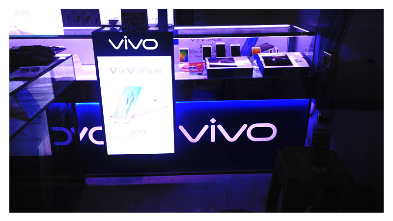 retail-space-design-vivo-counter2